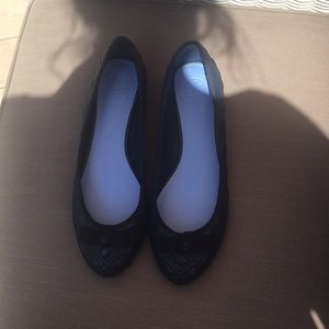 Tory Burch size 9 navy blue quilted flats